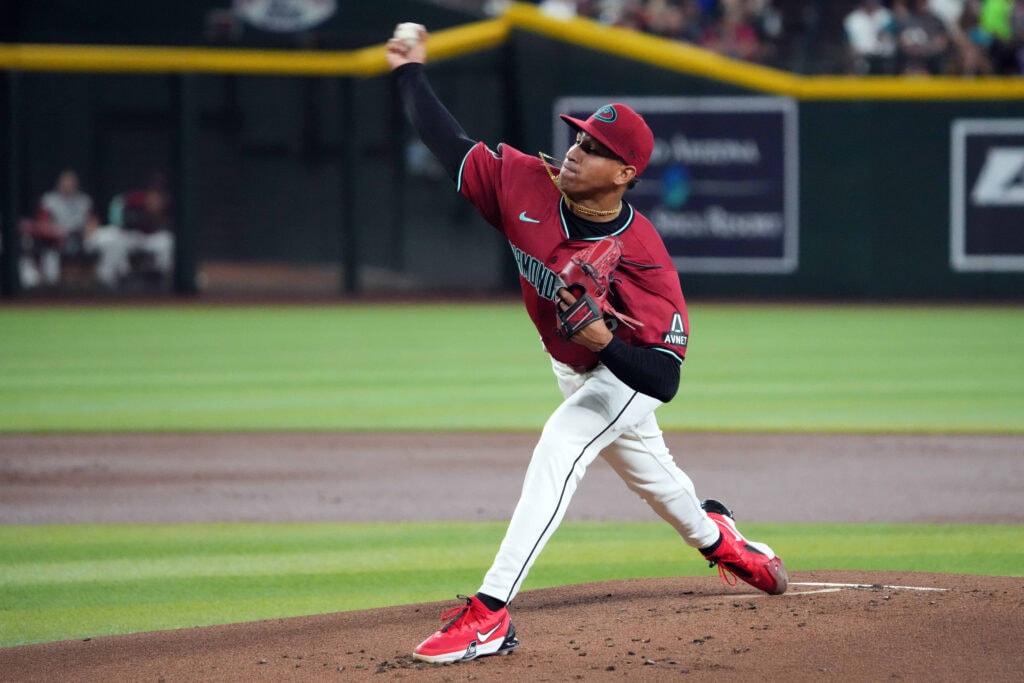 Tigers claim right-hander Yilber Díaz off waivers from Diamondbacks