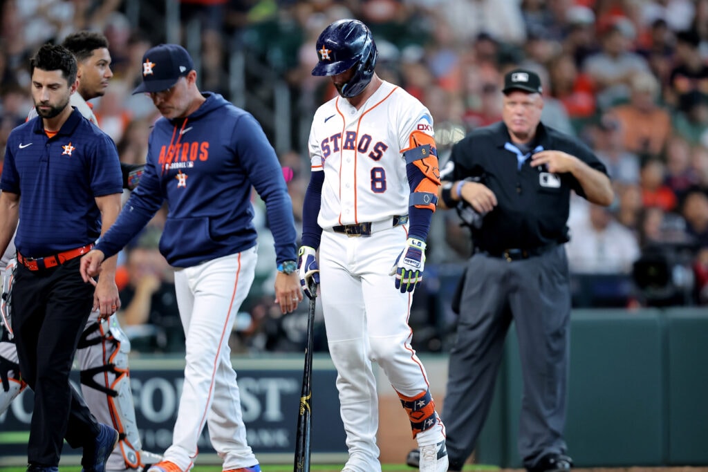 Astros’ Jeremy Peña leaves early with right hamstring cramp, Christian Walker exits with hip tightness in AL West action