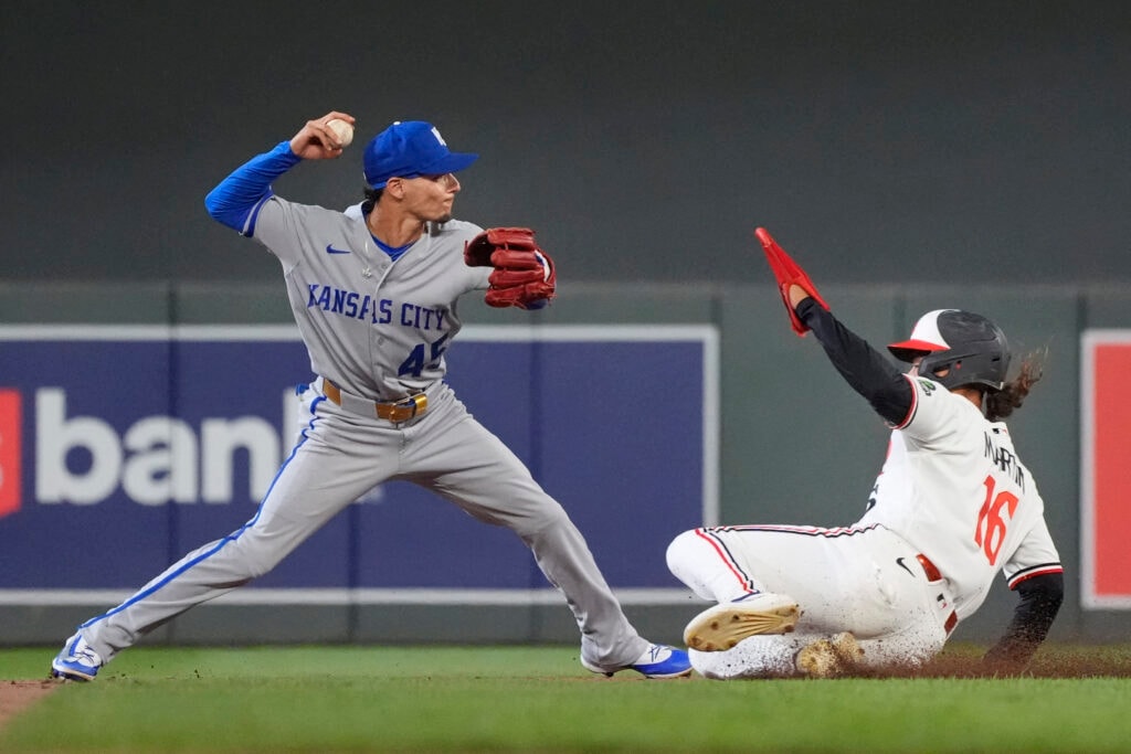 Andrew Velazquez rejects an assignment and elects free agency after Royals DFA