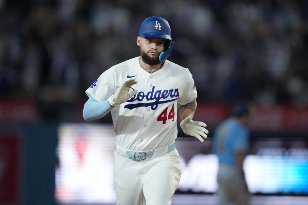 Dodgers place Andy Pages on 10-day injured list with fractured hand, call up Thomas