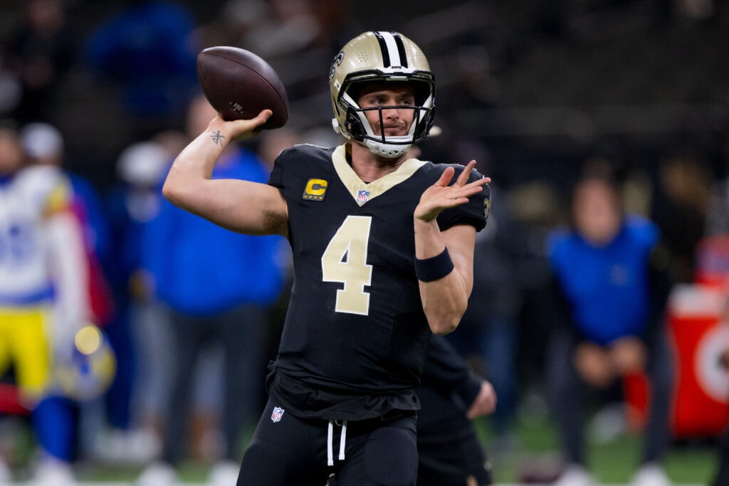 UCLA Bruins Add Derek Carr to Coaching Staff as Special Advisor