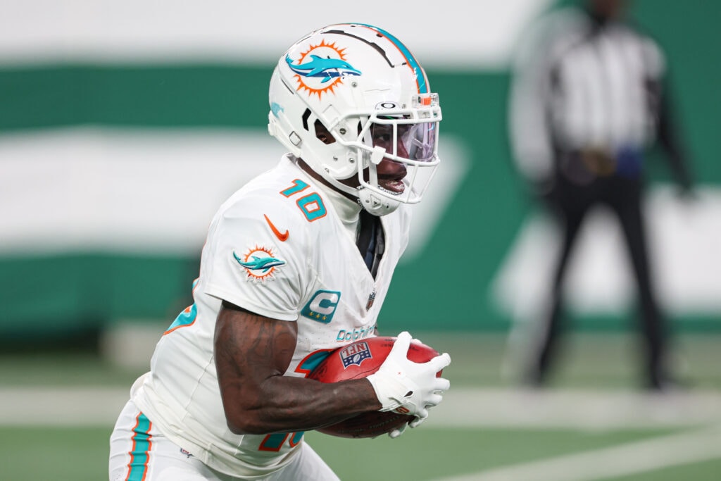 Tyreek Hill’s agent says a Week 1 signing is unlikely as recovery continues