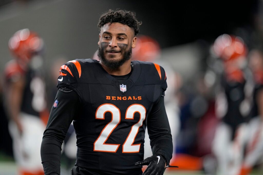 Bills moving on from veteran safety Geno Stone
