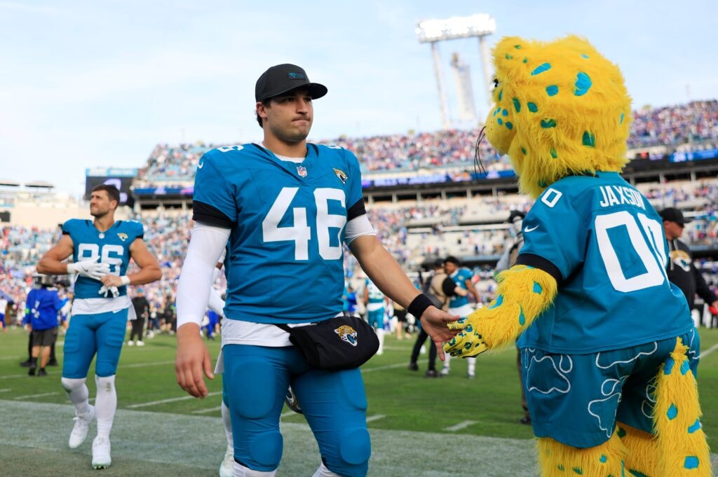 Jaguars agree to two-year extension for long snapper Ross Matiscik