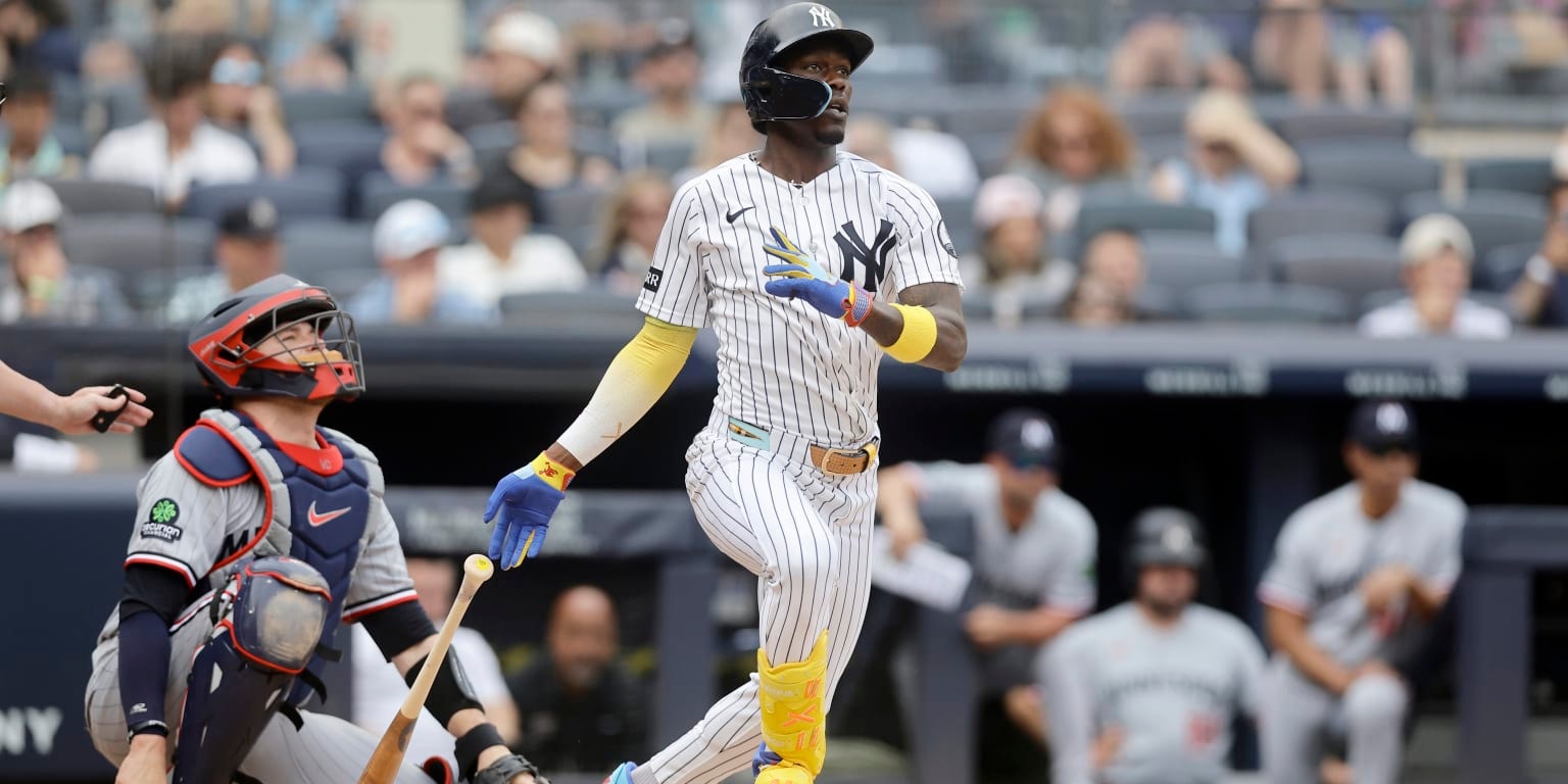 Jazz Chisholm Jr. leaves Yankees-Twins game after apparent leg injury, lineup shuffled mid-inning