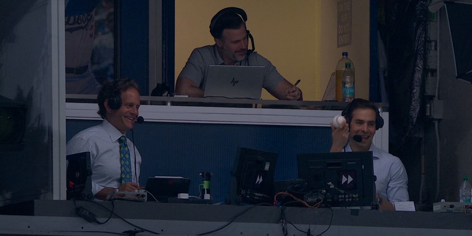 Foul ball dives into the Dodgers broadcast booth, and Joe Davis plus Eric Karros play it like pros