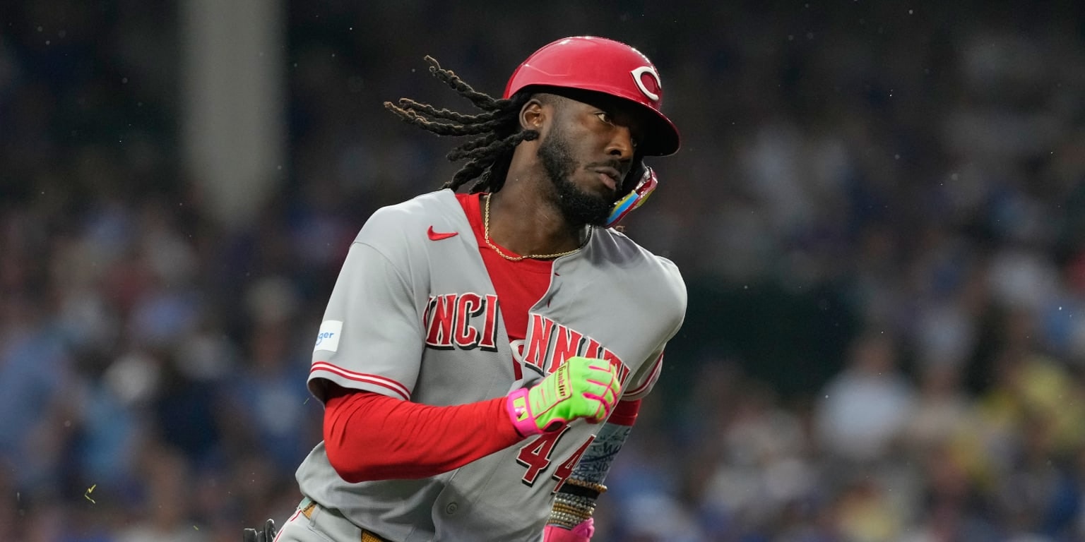 Elly De La Cruz exits in 7th with left quadriceps tightness as Reds hope it is precautionary