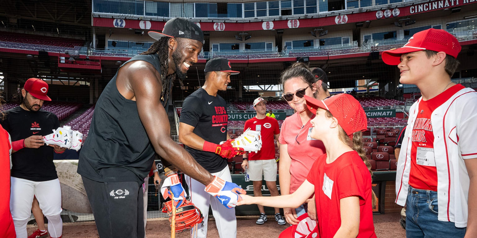 Reds partner with Cincinnati Children’s Hospital for Players’ Weekend cleat artwork
