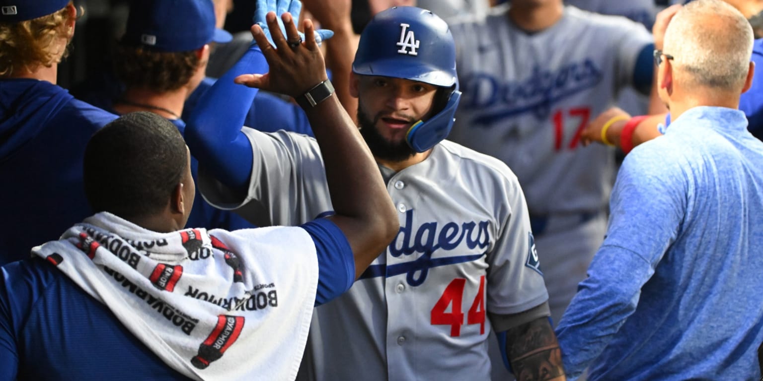 Dodgers turn Skenes’ exit into a 10-run burst, overwhelming the Pirates