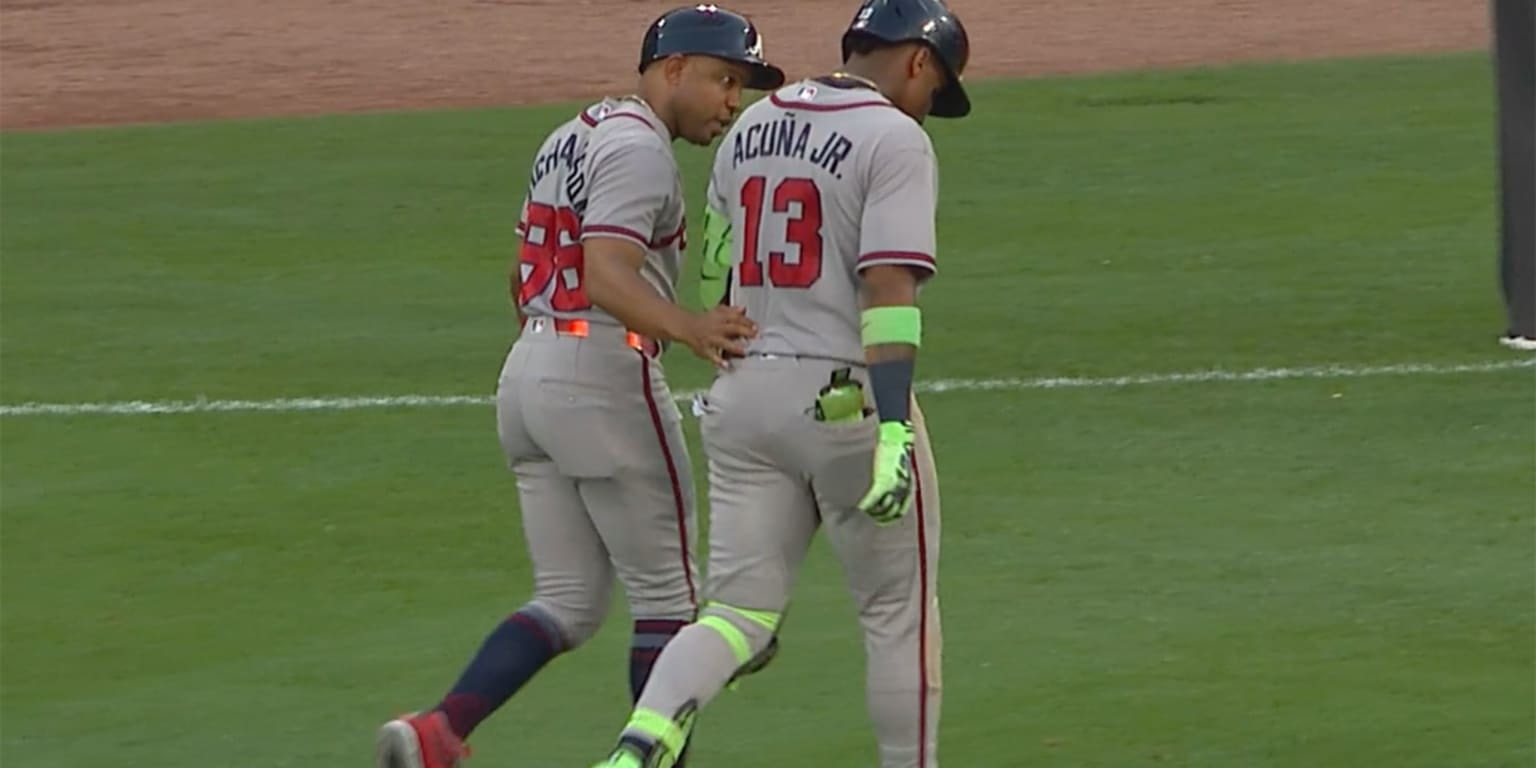 Ronald Acuña Jr. leaves Braves-White Sox game with apparent leg injury after hard sprint attempt at third