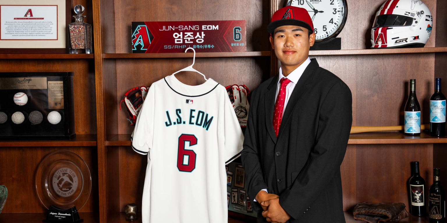 D-backs bring in Jun-Sang Eom, a two-way prospect with projected KBO Draft pedigree