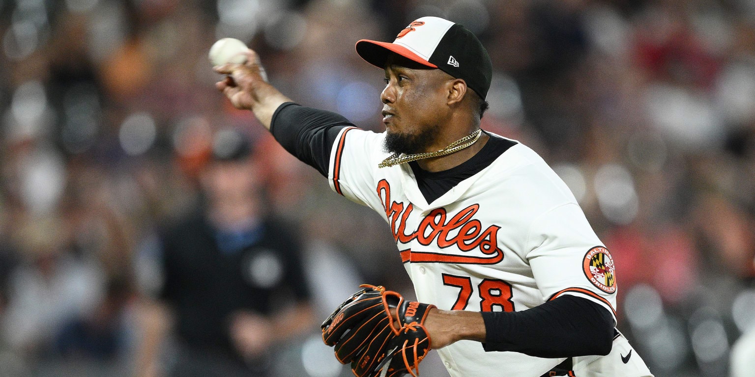 Orioles lock in reliever Yennier Cano with a two-year extension