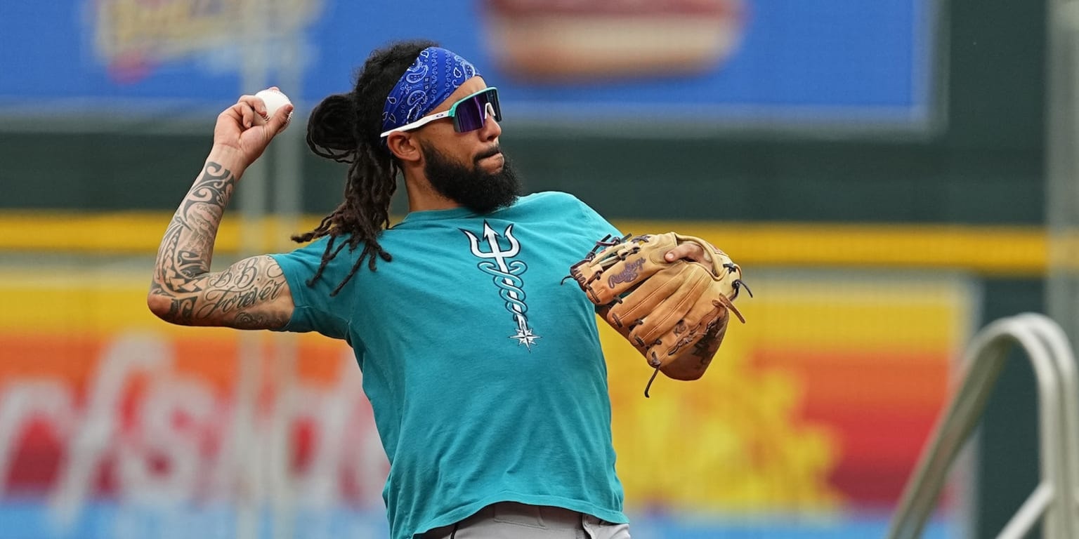 J.P. Crawford moves toward a return, with a third-base look for the Mariners