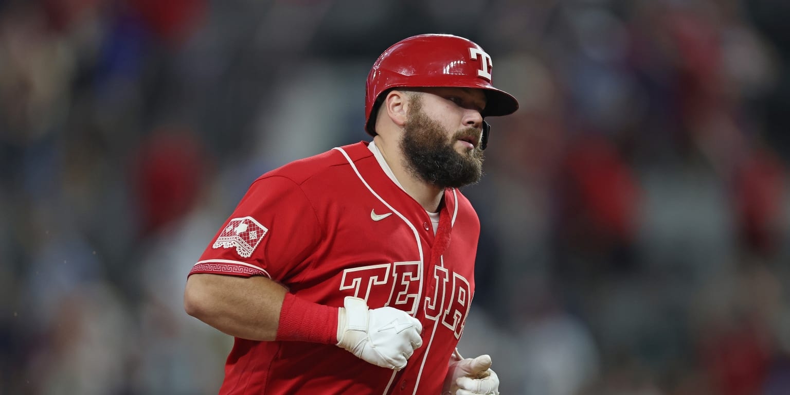 Rangers squeeze out 5-4 win over Mariners in start of key AL West set