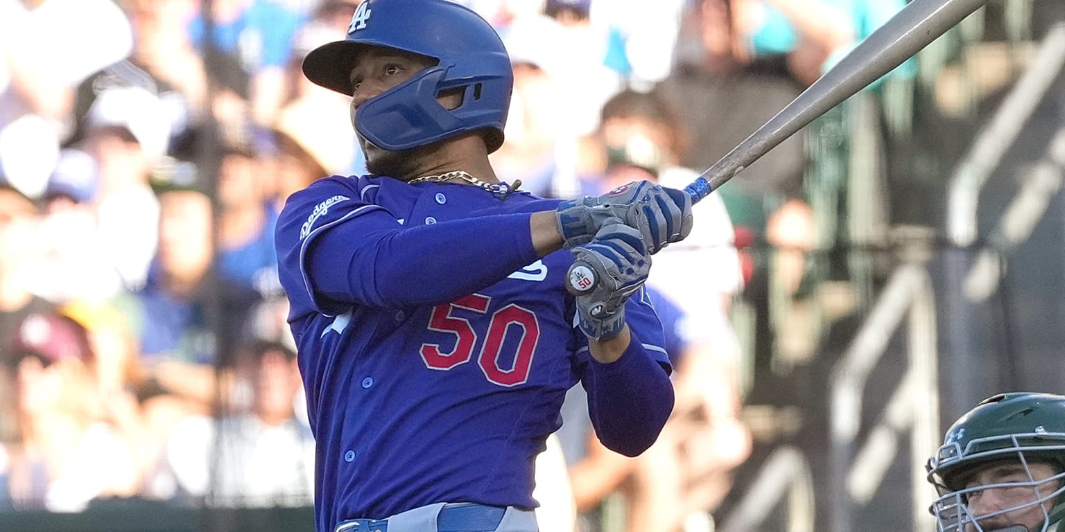 Mookie Betts scratched from Dodgers lineup with right wrist soreness, Miguel Rojas set at shortstop