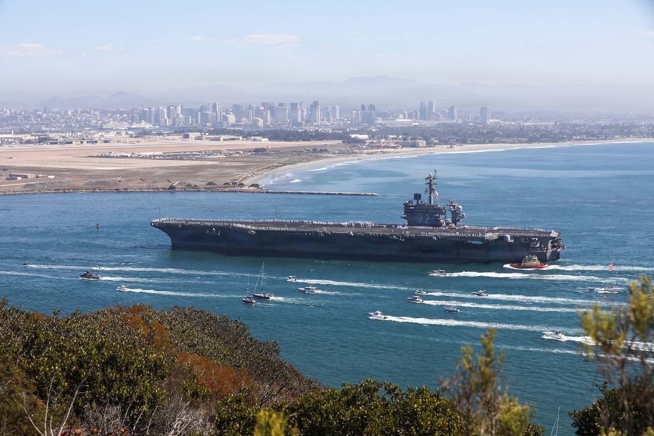 USS Abraham Lincoln Returns to San Diego After 10-Month Combat Deployment