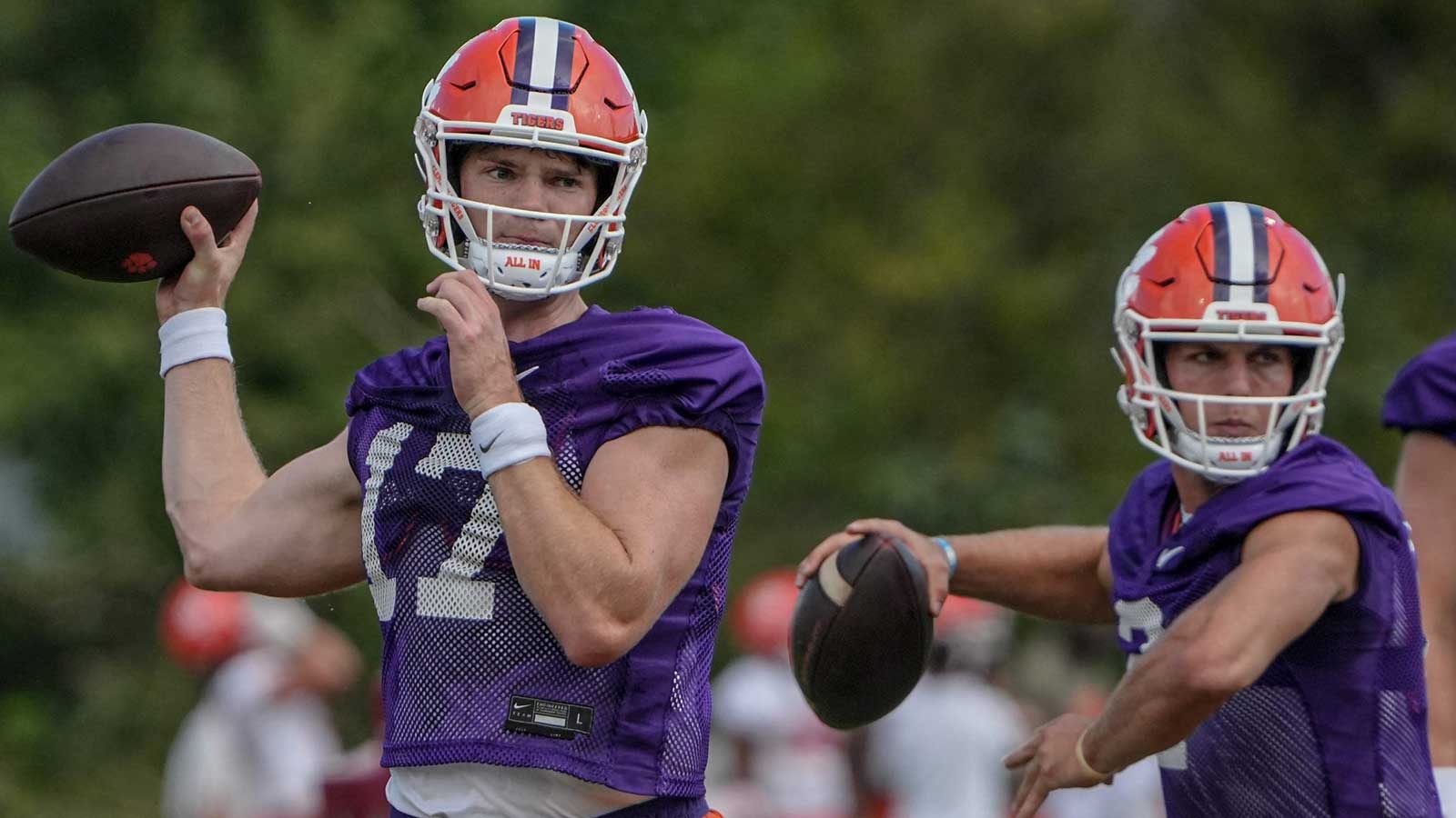 Clemson QB race trends toward Christopher Vizzina as Week 1 starter vs. LSU, report says