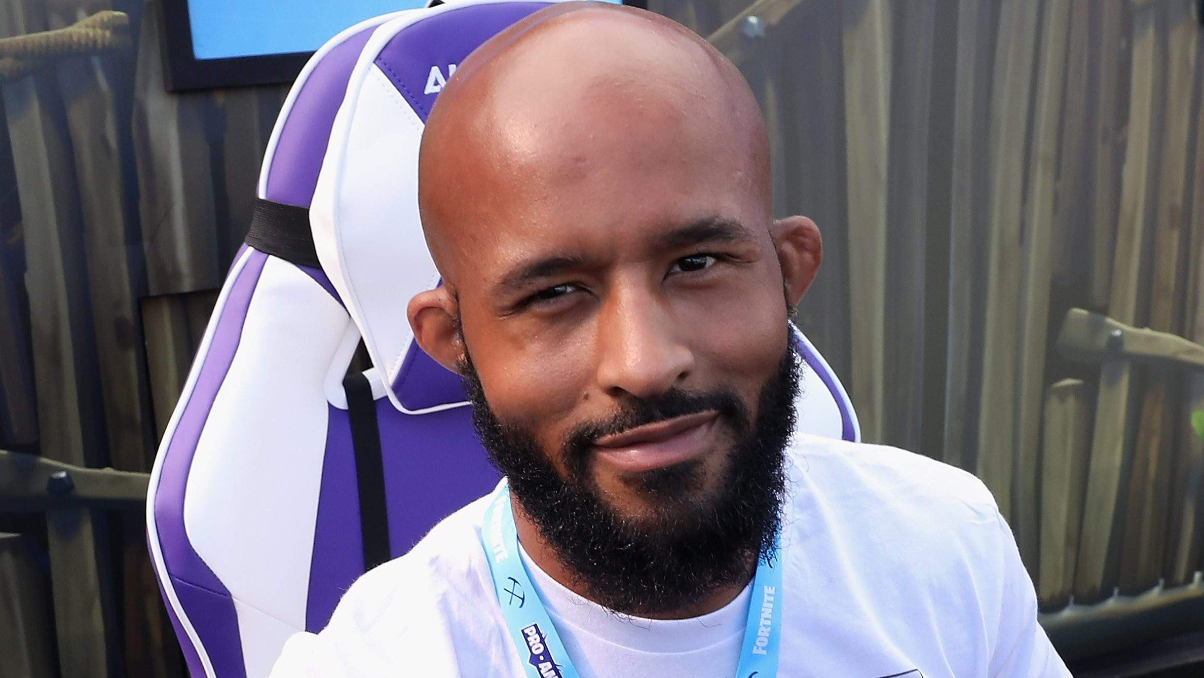 Demetrious Johnson weighs in on Sean Strickland’s UFC pay standoff
