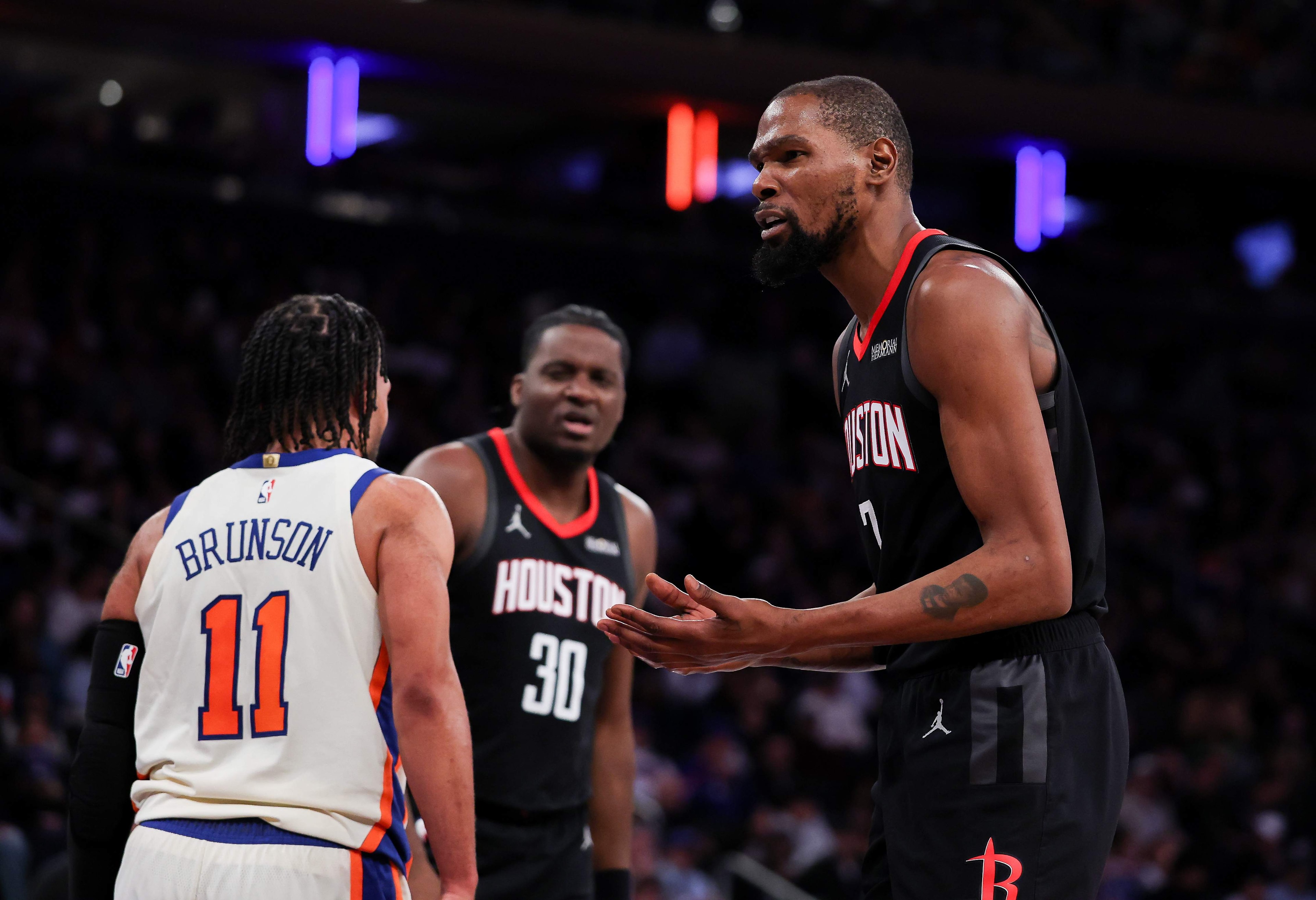 Kevin Durant weighs in on Jalen Brunson’s decision to take a major pay cut, calling it “brutally honest” business