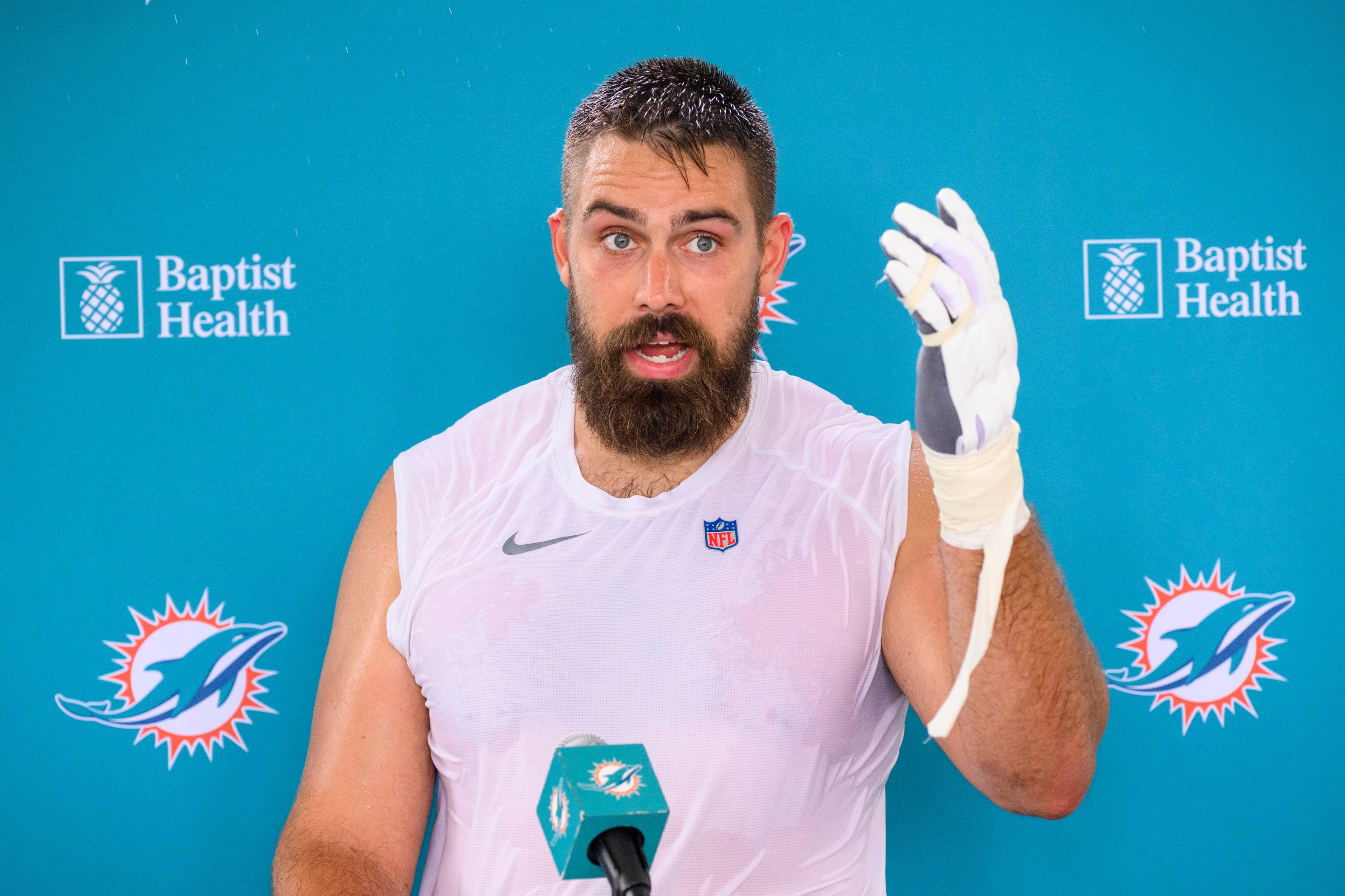 Dolphins’ Zach Sieler leaves joint practice, listed as week-to-week by coach Jeff Hafley