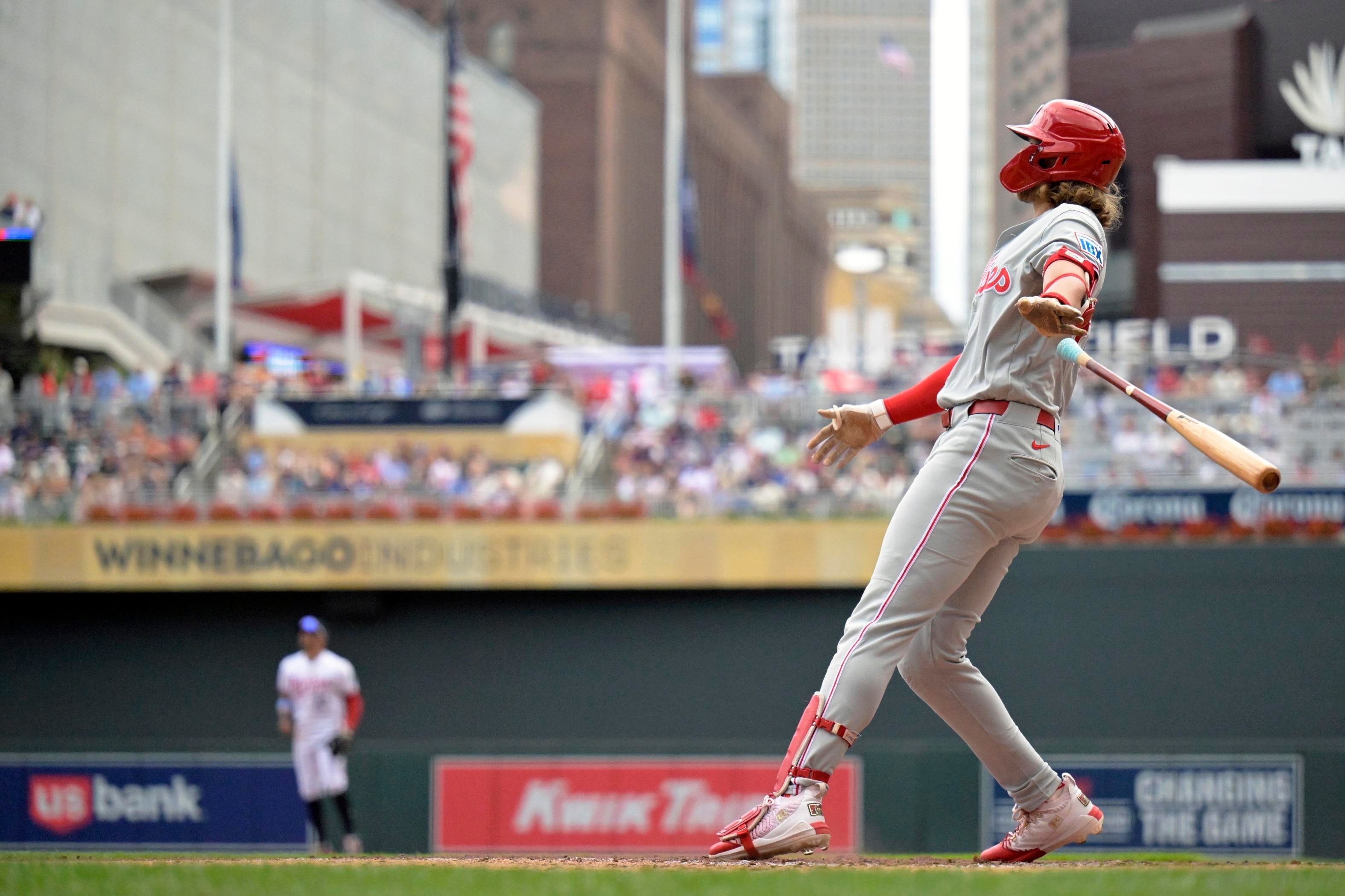 Phillies break out in late series push, taking a sweep from the Twins