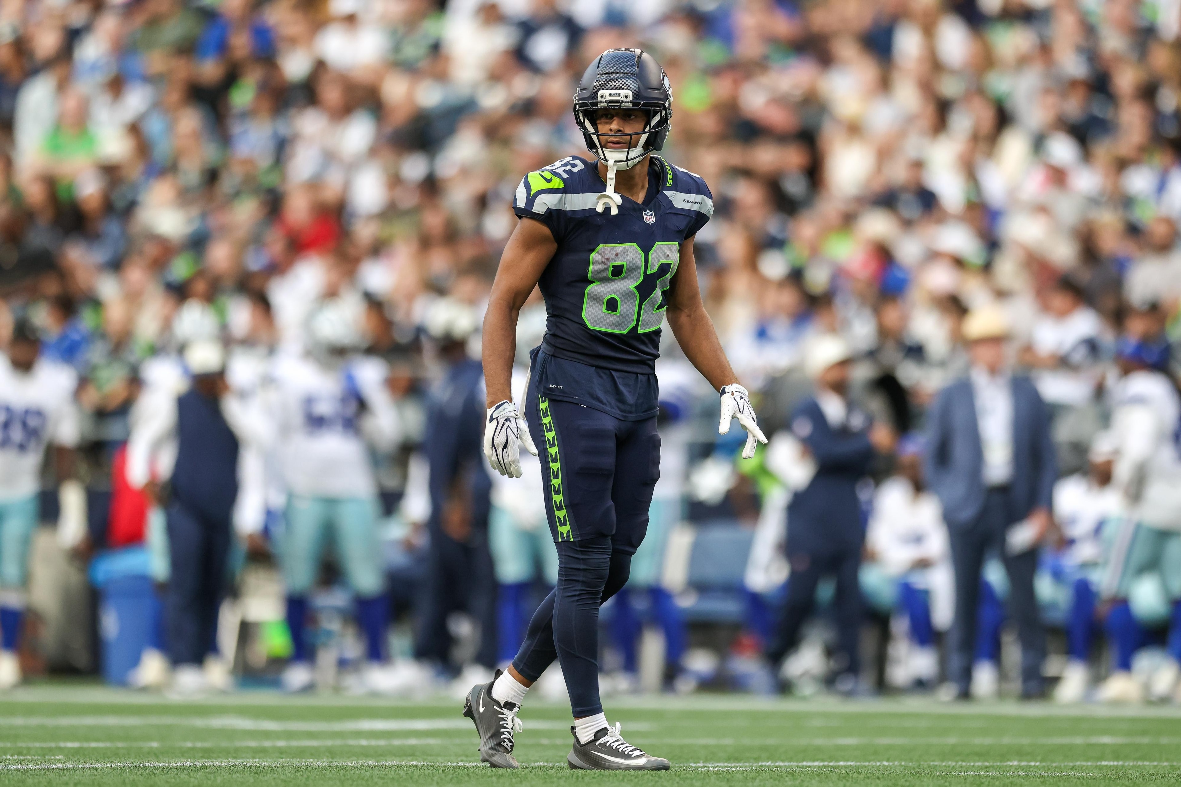 Cody White’s Seahawks stay ends, and the veteran wideout lands on the Raiders practice squad