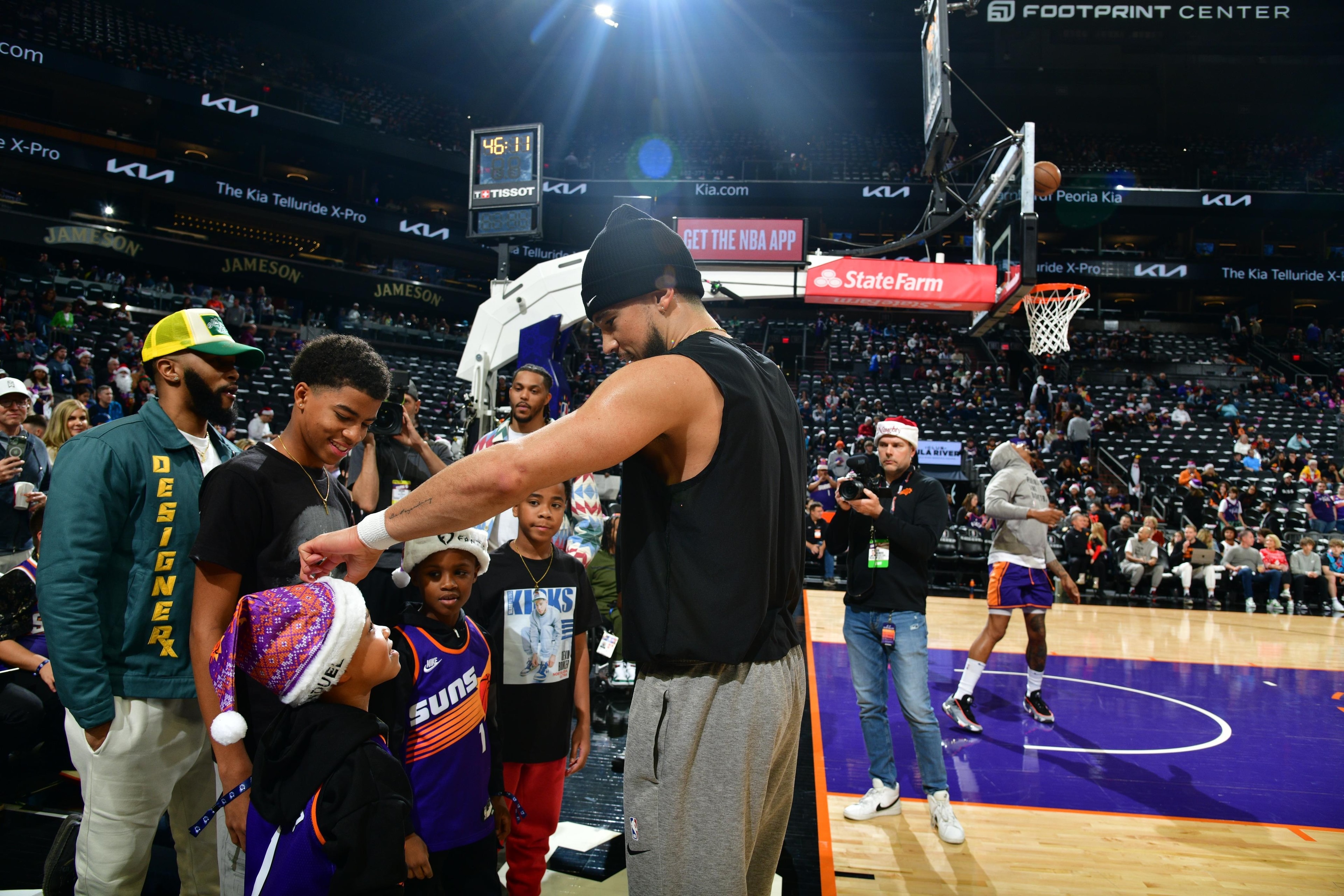 Suns officially out of the Christmas-court picture again