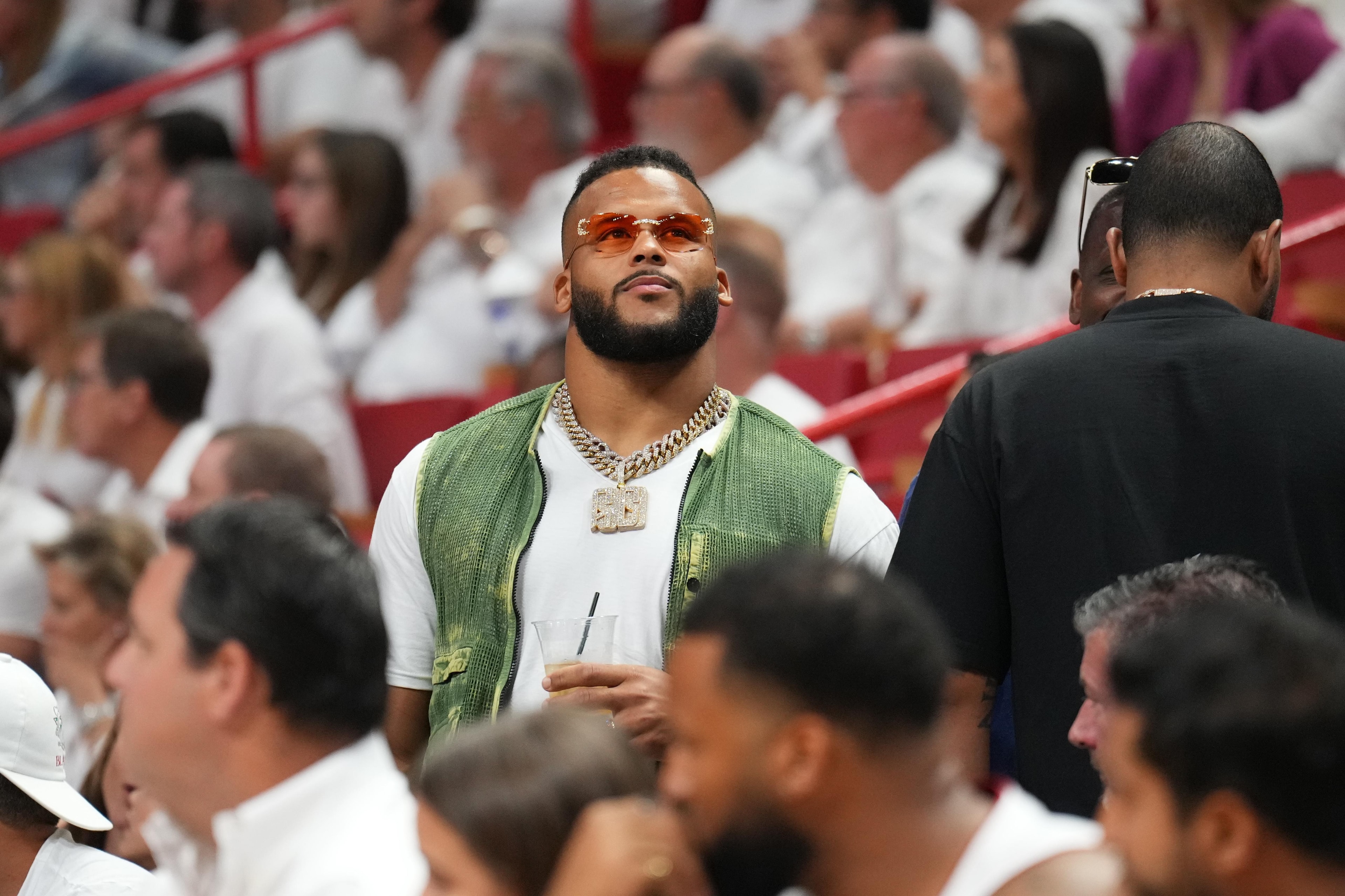 Aaron Donald’s return to the Rams hits like a “I’m back” moment for an entire generation