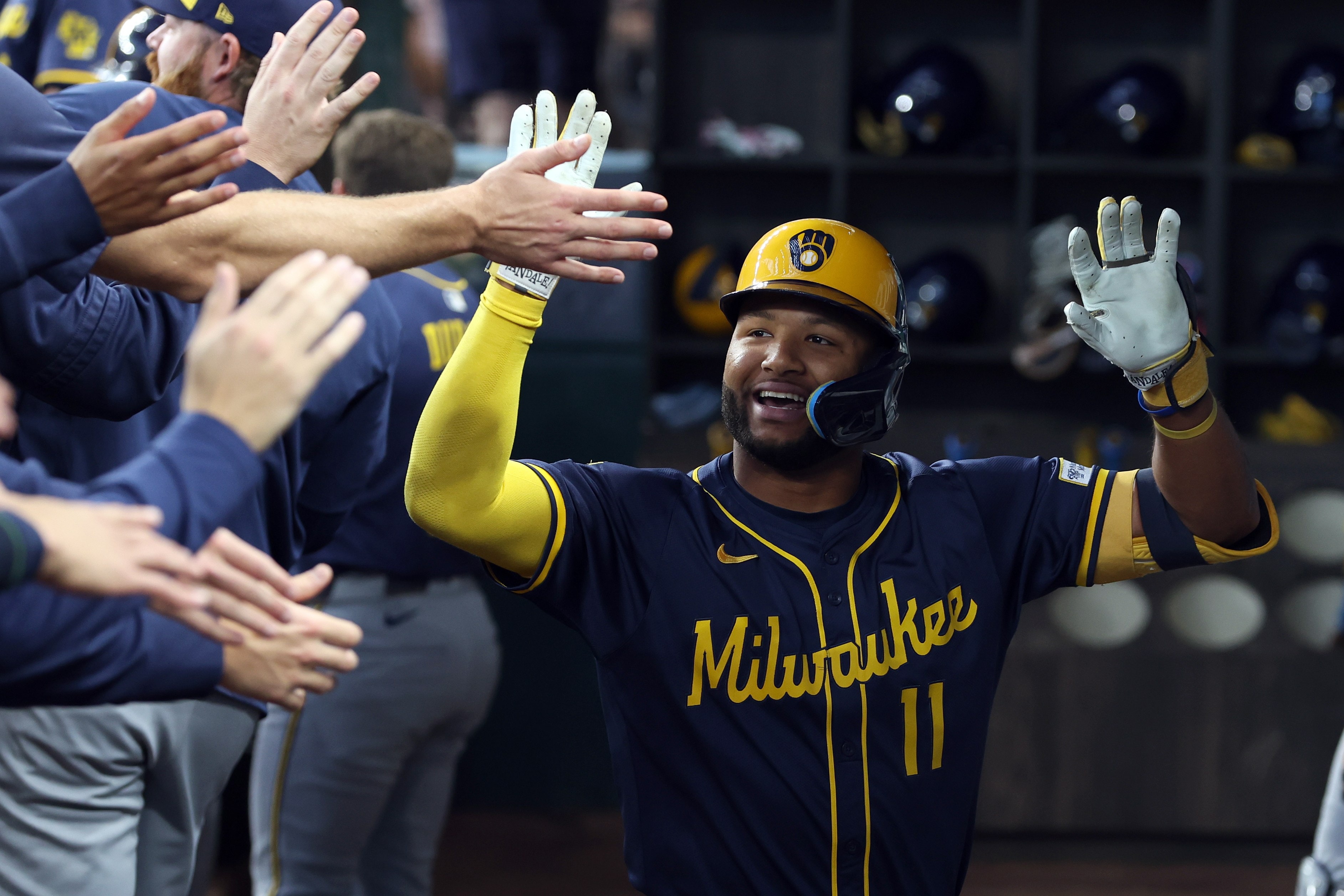 Brewers return home for a three-game set with Rangers, chasing momentum in tight pennant chase