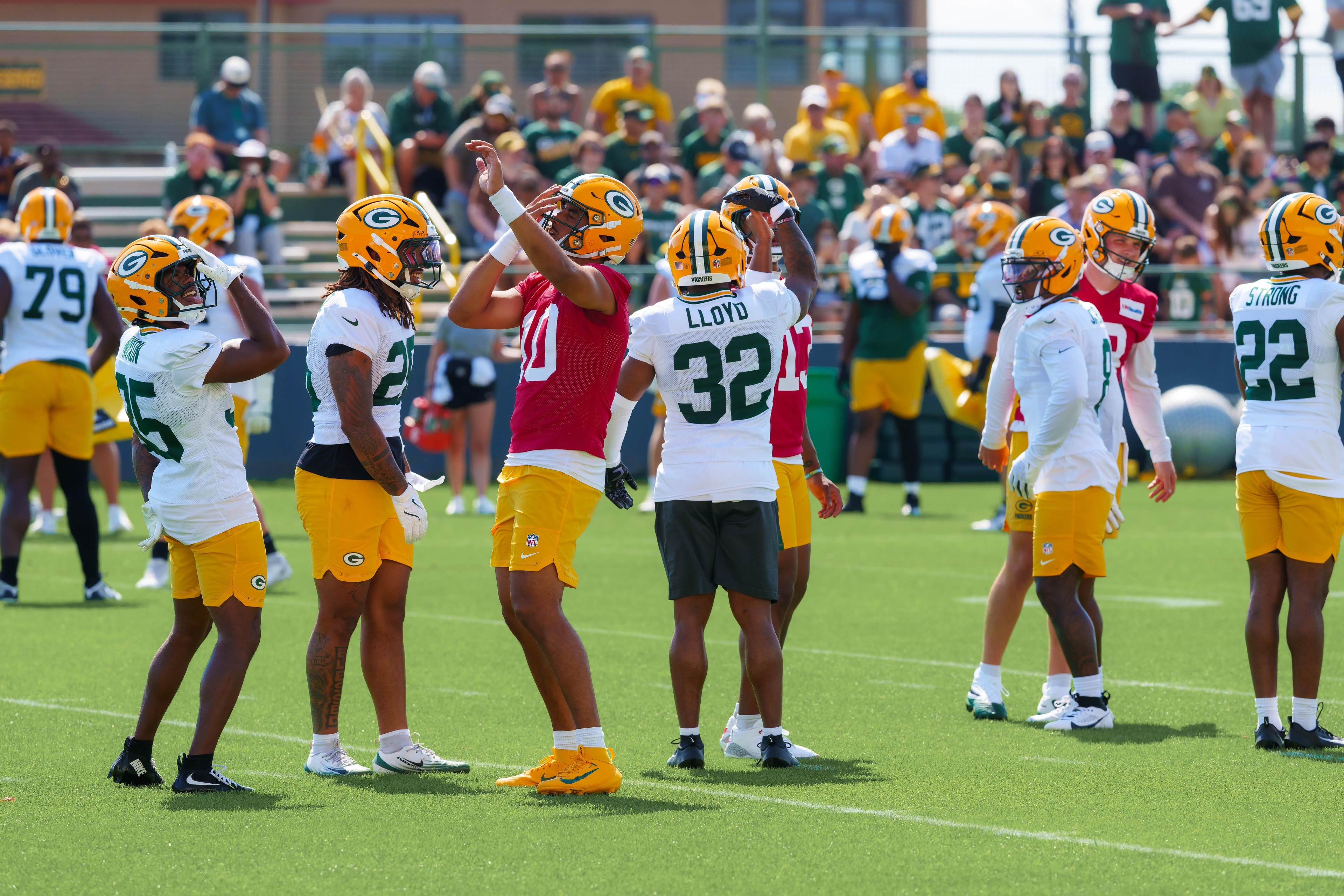 Packers’ final open practice before Cardinals visit ends with a late scuffle