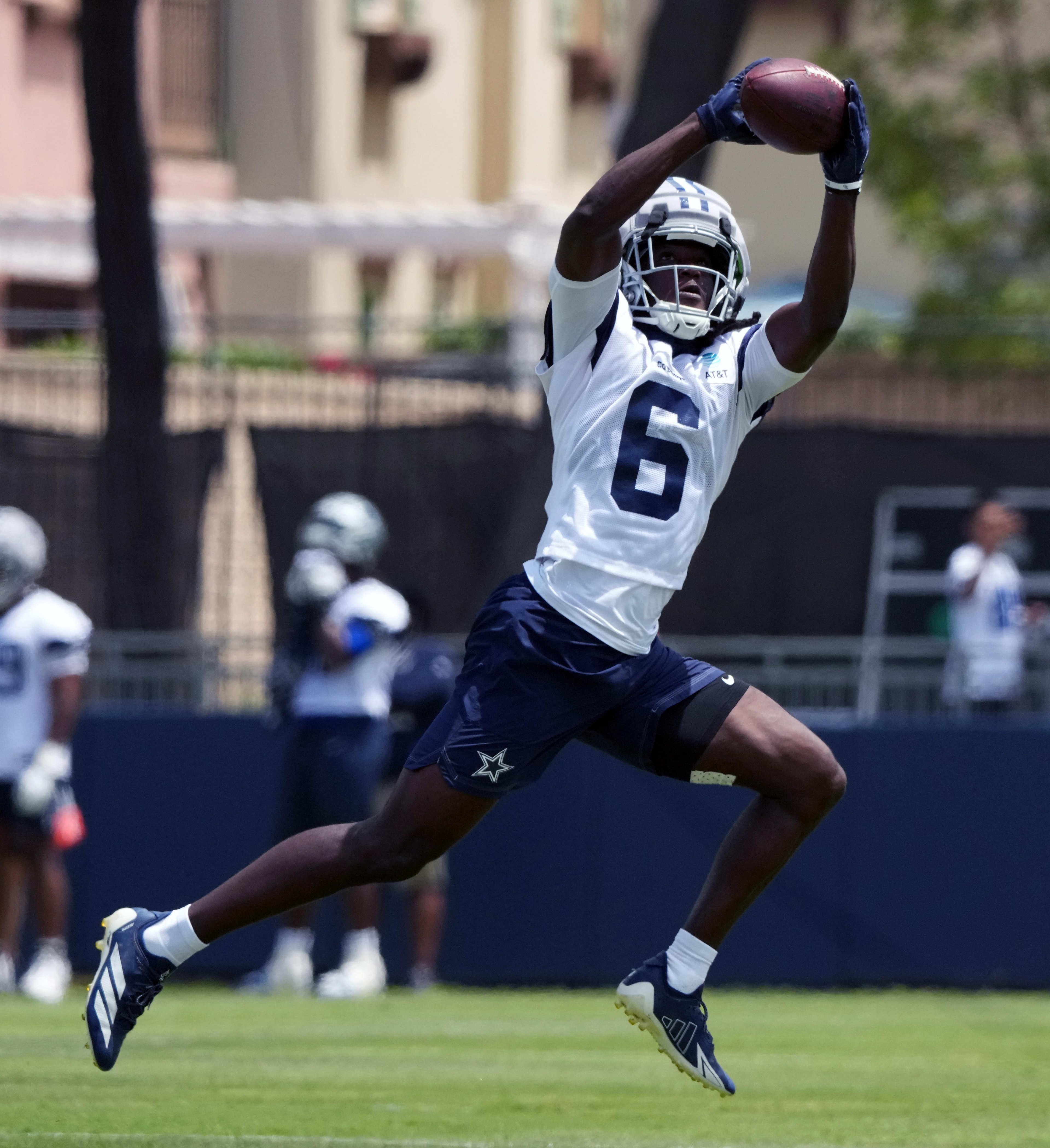 Camden Brown’s preseason debut puts a spotlight on Dallas’ final-roster decisions