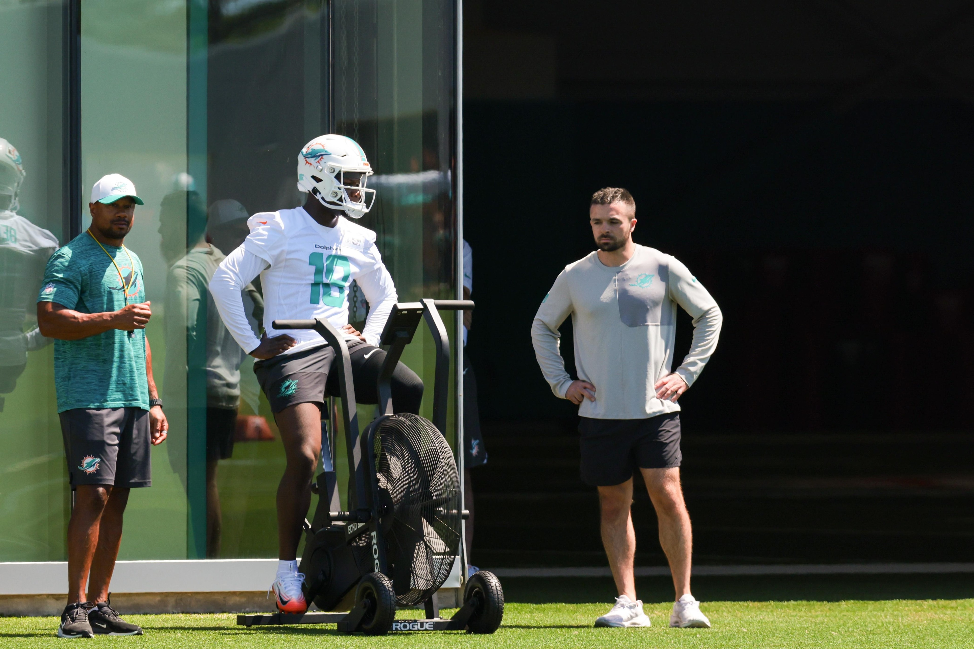 Dolphins activate rookie WR Chris Bell from non-football injury list, returns to practice