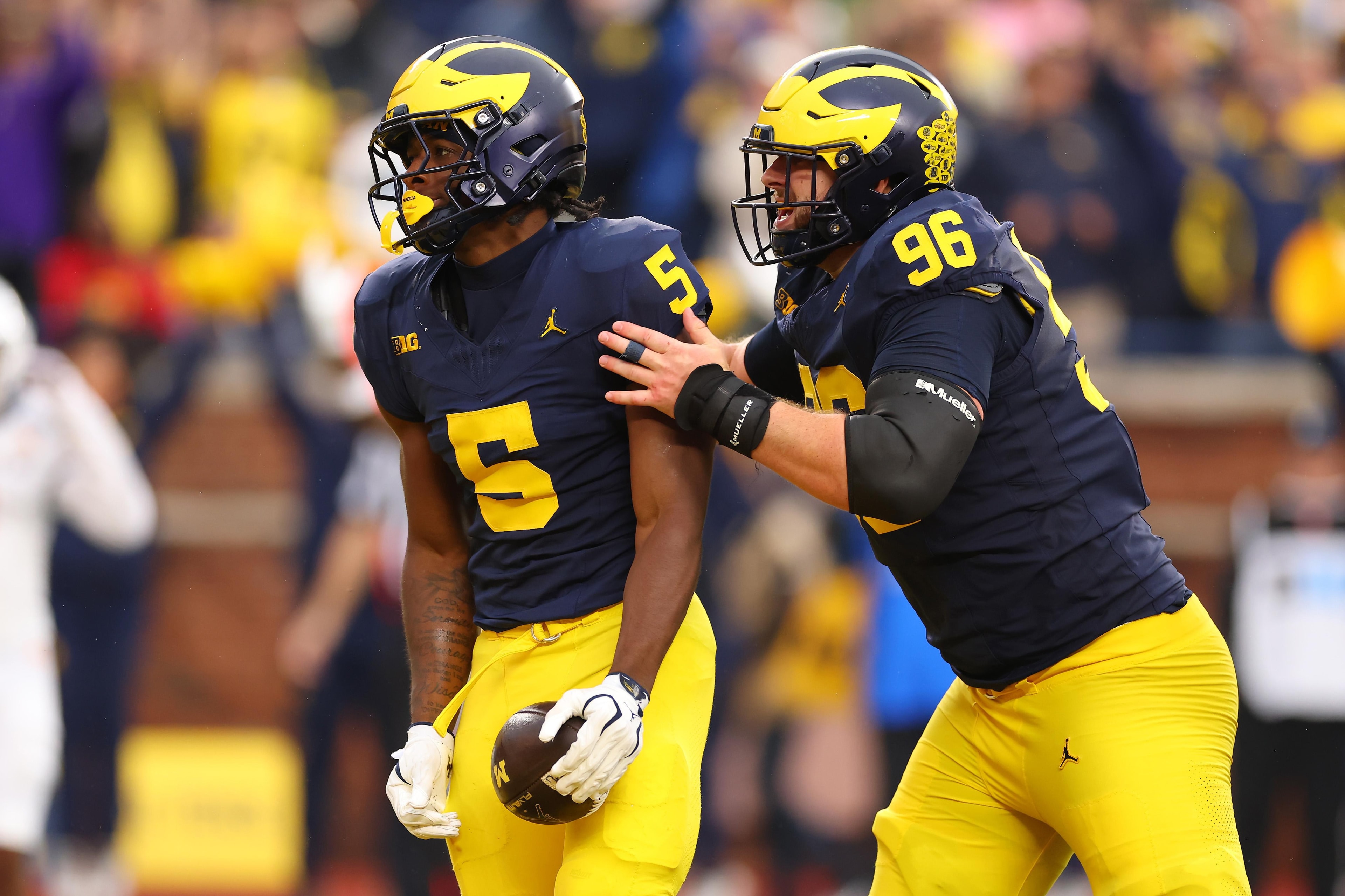 Michigan-Penn State Fan Survey Puts Spread-Cover Question at Center Stage