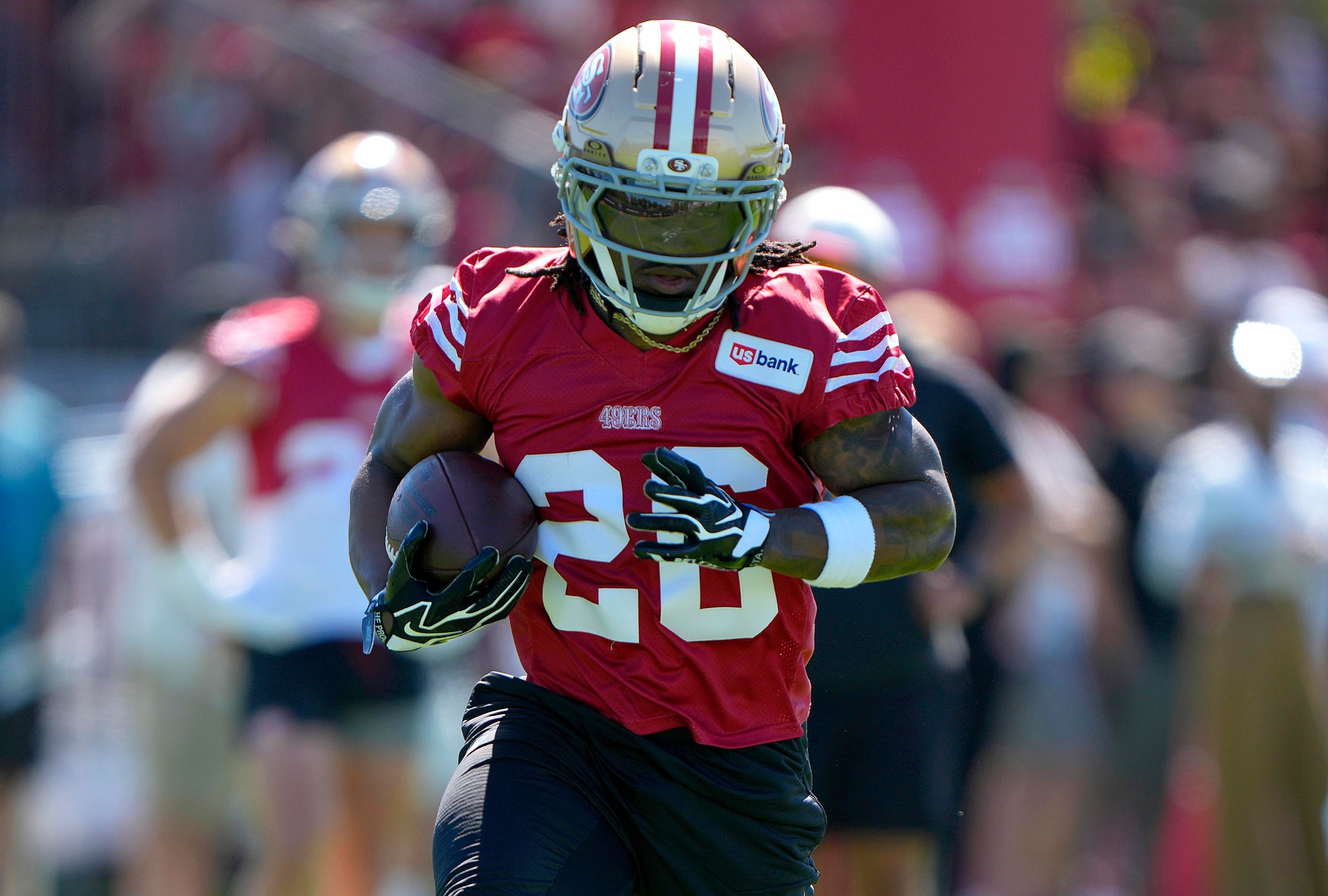49ers work the defensive line rotation as Evan Anderson returns and Kaelon Black gets back on the practice field