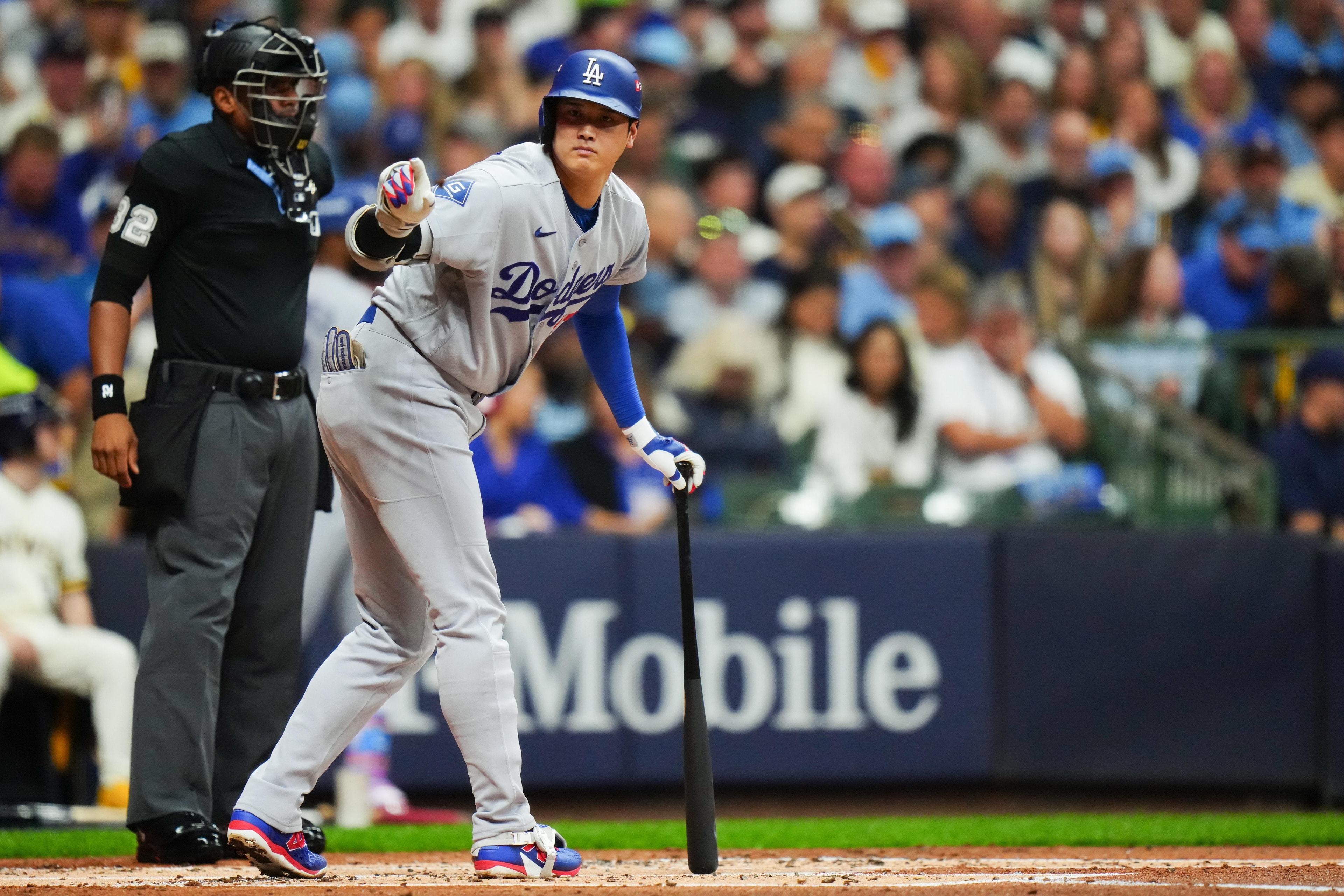Dodgers’ NLCS opener turns to coping lesson as Brewers strike early, cheaply