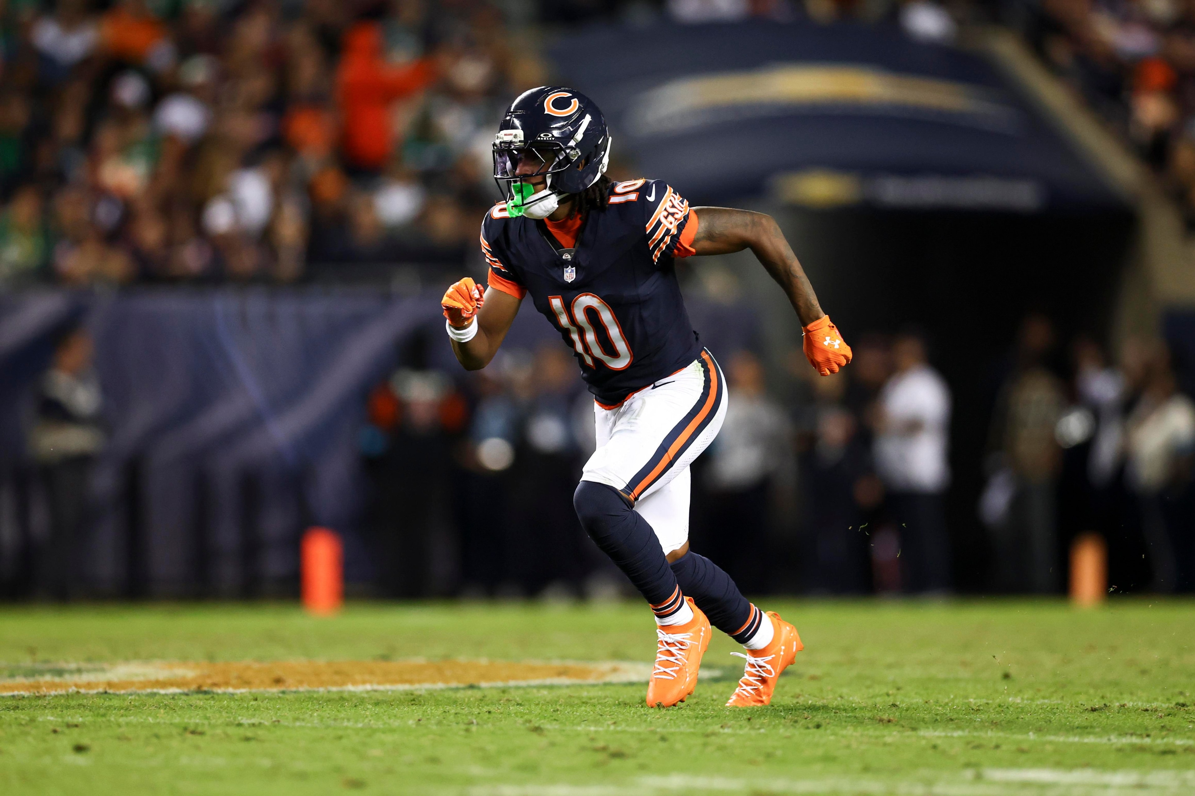 Bears-Packers sets early stakes as Chicago looks to protect playoff momentum