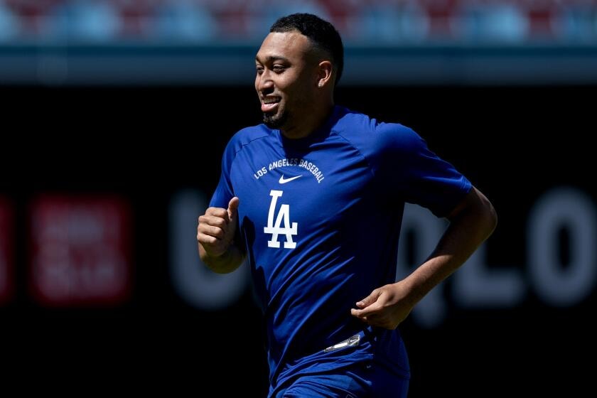 Edwin Díaz denies wrongdoing tied to alleged Puerto Rico cockfighting links, as Dodgers return him to live batting