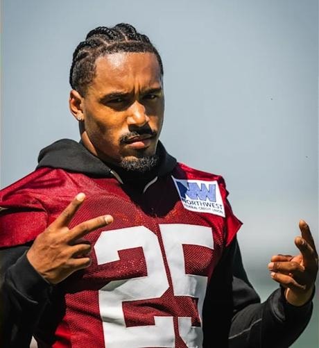 Nick Cross appears on Logan Paulsen’s “top 5 campers” list as Commanders camp culture takes shape
