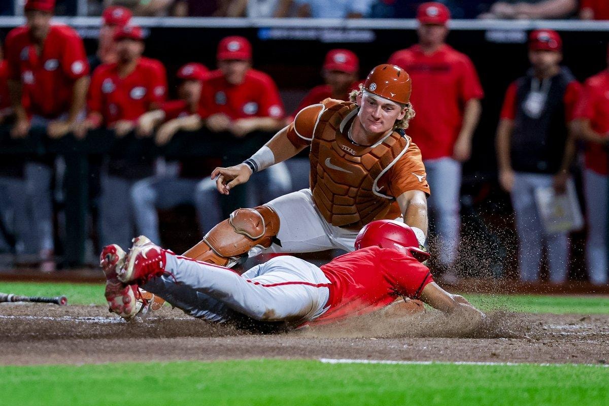 Texas’ season ends at the College World Series after 2-0 setback to Georgia