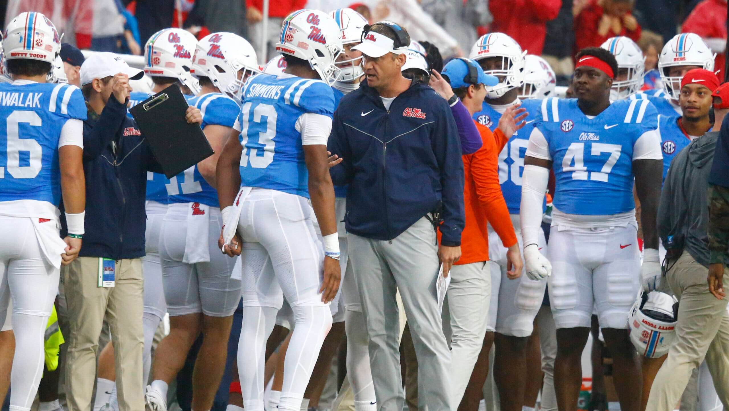 Lane Kiffin makes a pointed joke about Austin Simmons when asked about Ole Miss