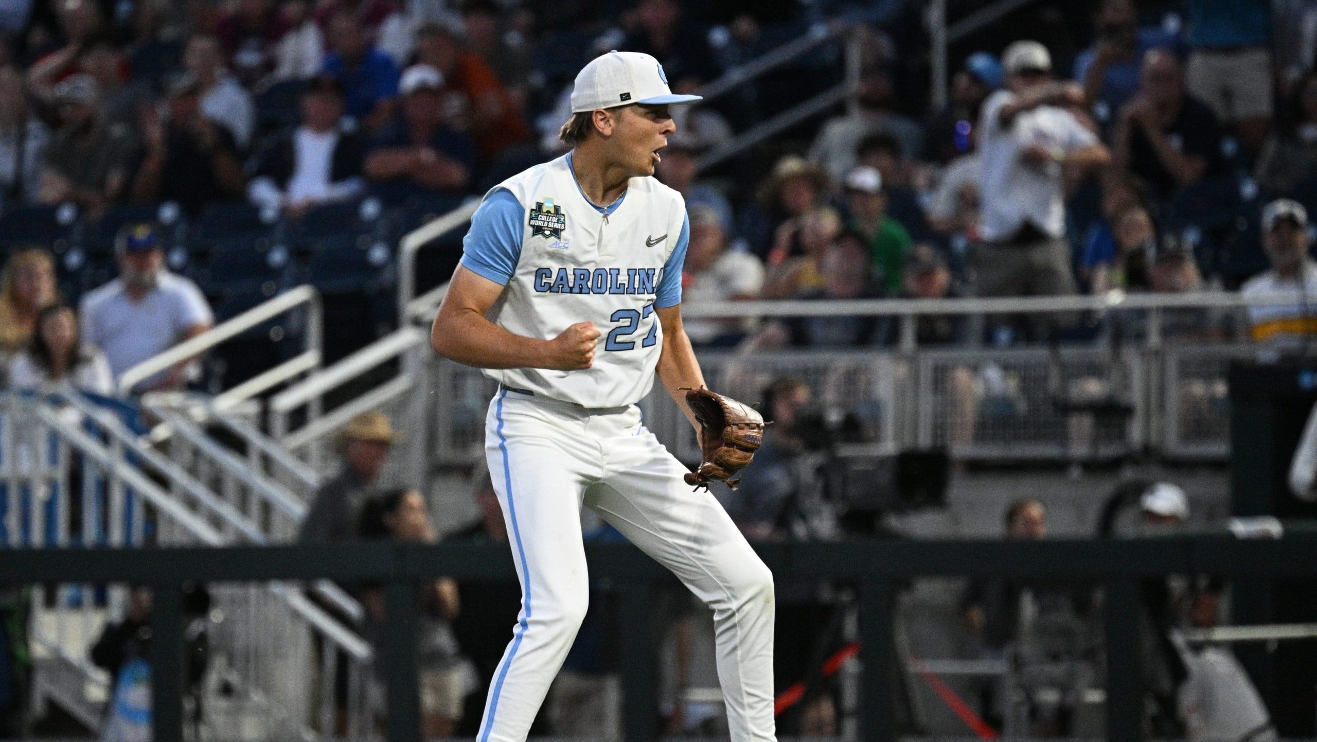 North Carolina reaches 2-0 in the College World Series with win over West Virginia