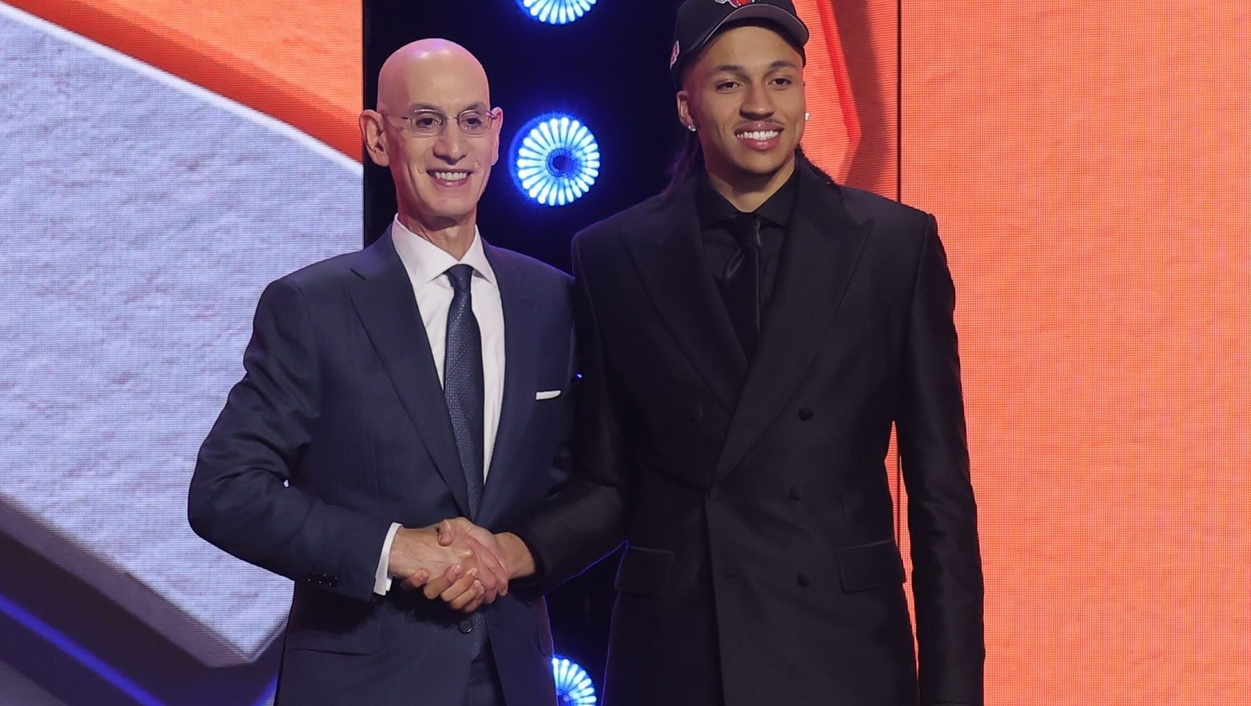 Lakers drafted a Tennessee transfer, and the NBA reunion has the Volunteers flavor back
