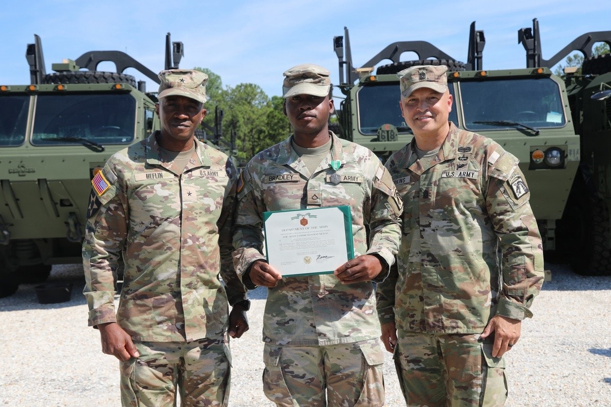 3rd Corps Sustainment Command Soldier receives Army Commendation Medal after aiding wounded civilian