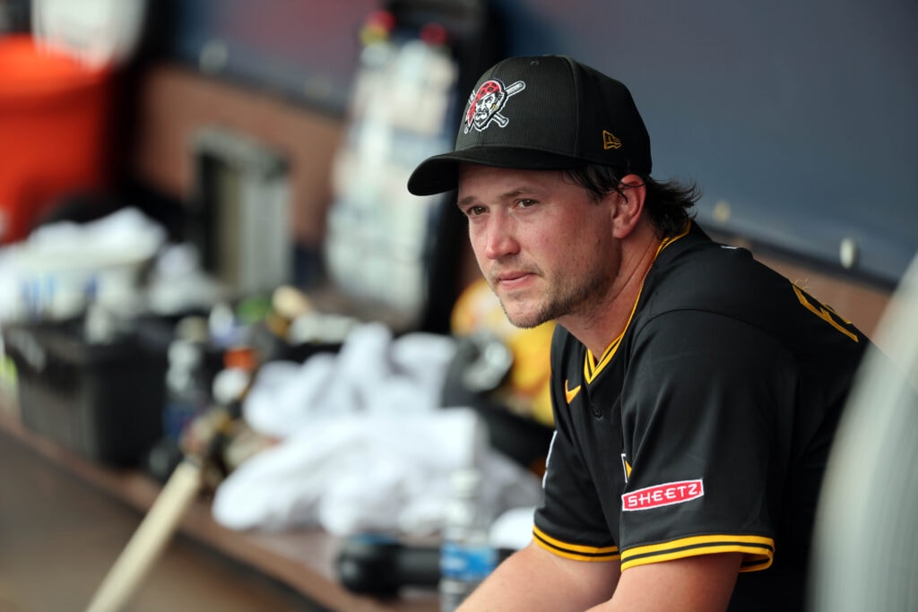 Mariners pick up right-hander Carson Fulmer in trade from Pirates, adding bullpen depth