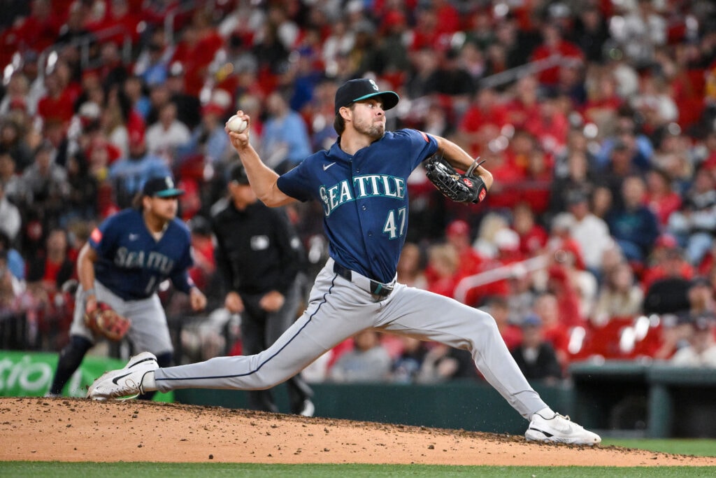 Mariners’ Brash lands on 15-day IL with left-lat strain, while roster reshuffles include Bliss option and González recall