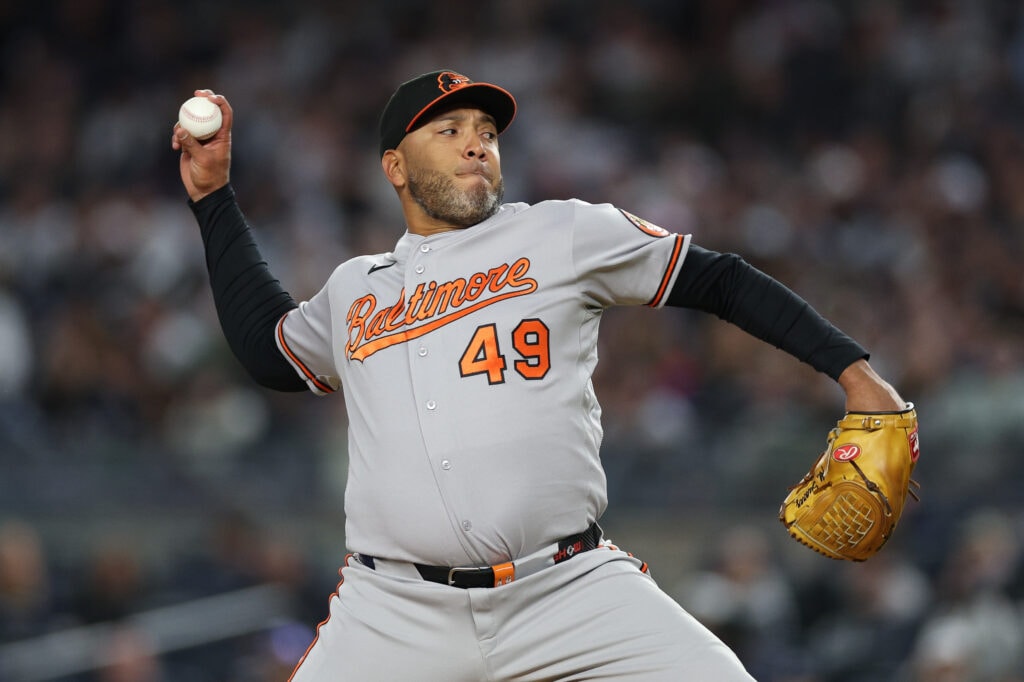 Albert Suárez elects free agency after being designated for assignment by the Orioles