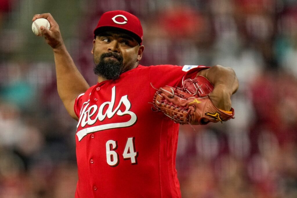 Reds Place Tony Santillan on 15-Day Injured List With Left Oblique Strain