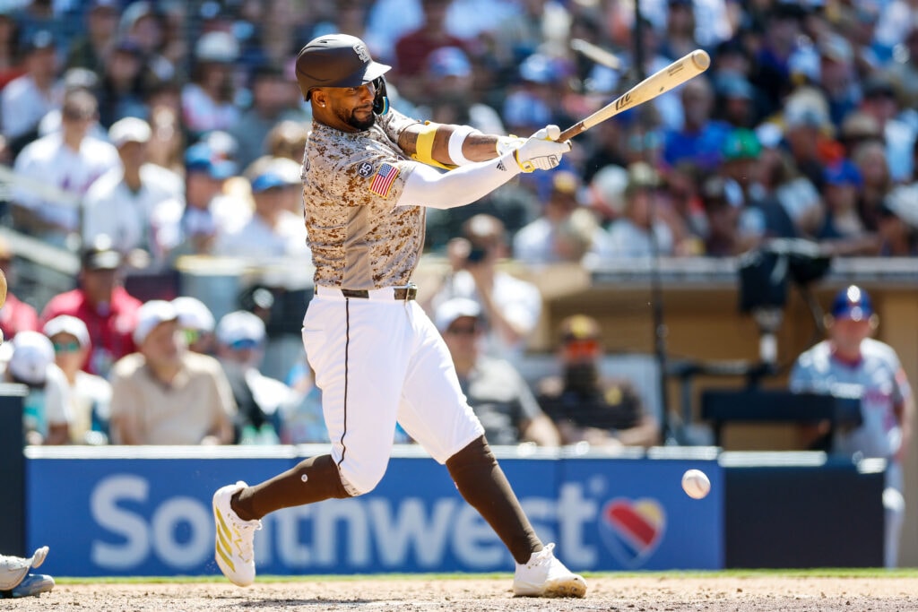 Padres put Miguel Andújar on 10-day IL with left hamstring strain, recall Nick Solak