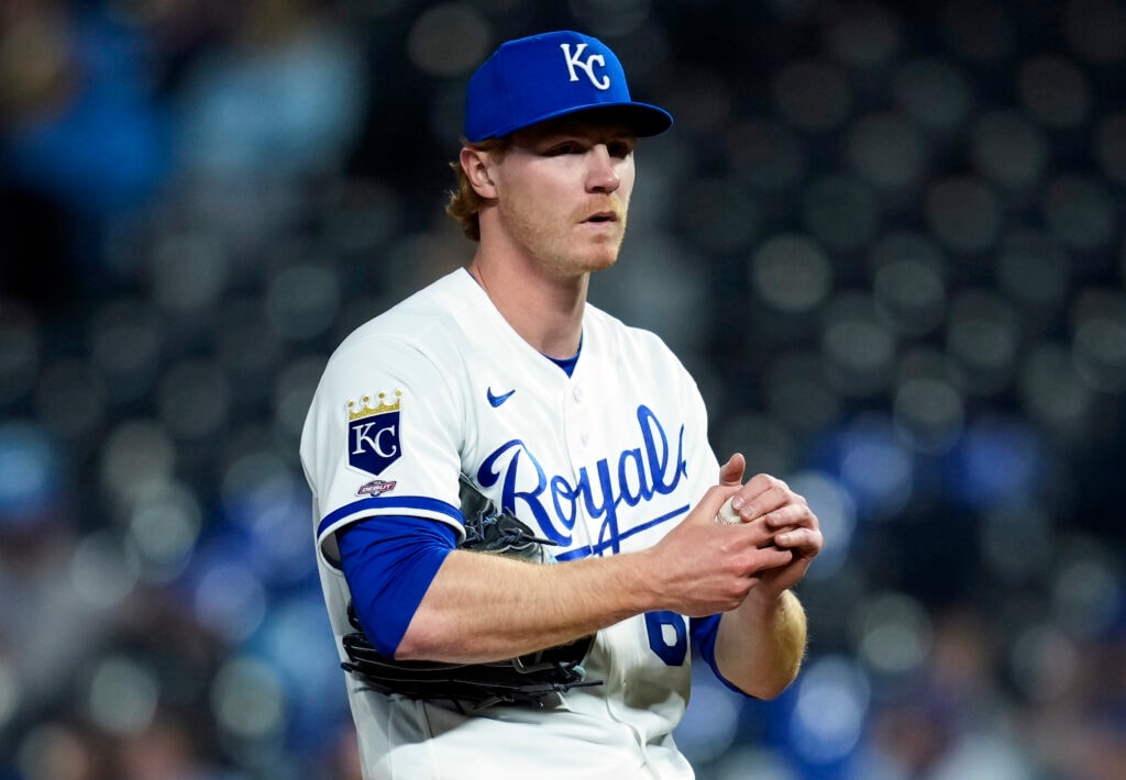 Giants Claim Eric Cerantola Off Waivers From Royals, Outright Gregory Santos