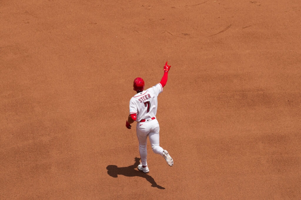 Trade calls reaching the Reds as Spencer Steer draws interest, report says